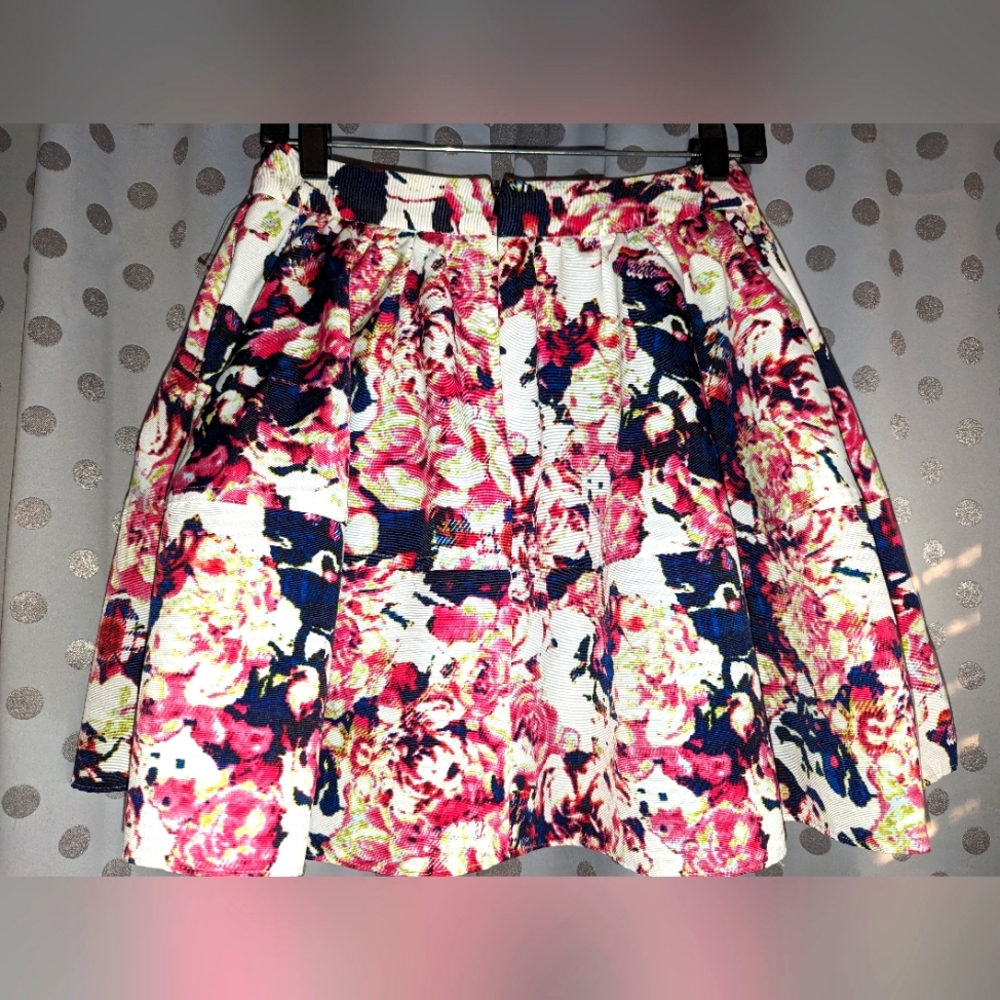 EXPRESS High-Waisted Floral Fit-n-Flare Mini Skirt with Pockets 4